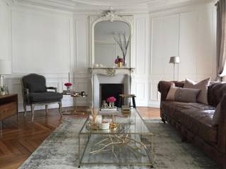 Parisian chic Haussmannian apartment by Lichelle Silvestry, Lichelle Silvestry Lichelle Silvestry Living room