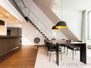 Dachgeschoß München, Lothar Hennig Architekturfotografie Lothar Hennig Architekturfotografie Moderne Esszimmer