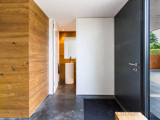 Wohnhaus am Ammersee, Lothar Hennig Architekturfotografie Lothar Hennig Architekturfotografie Modern corridor, hallway & stairs