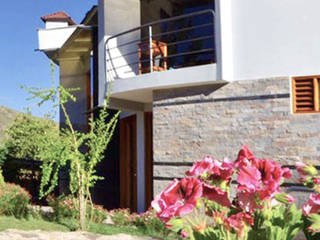 Hotel INTIÑAN, Urubamba, CARLOS SOTO ARQUITECTO CARLOS SOTO ARQUITECTO Modern style bedroom Concrete