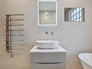 Case Study: Richmond, BathroomsByDesign Retail Ltd BathroomsByDesign Retail Ltd Bagno moderno