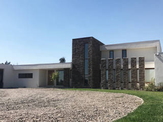 Casa Nogales Chicureo, proyecto arquitek proyecto arquitek Eengezinswoning Spaanplaat Wit