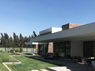 Casa Nogales Chicureo, proyecto arquitek proyecto arquitek Einfamilienhaus Holzspanplatte Weiß