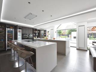 The Horridge family kitchen, Diane Berry Kitchens Diane Berry Kitchens Built-in kitchens Grey