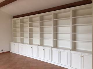Librerie classiche laccate bianche, Falegnameria su misura Falegnameria su misura Study/office Wood Wood effect
