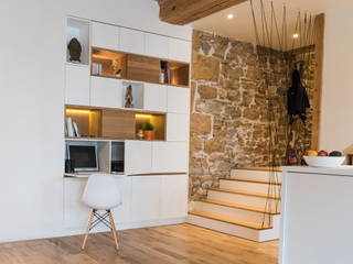 Aménagement intérieur canut, Guillaume Bouvet Guillaume Bouvet Modern Corridor, Hallway and Staircase