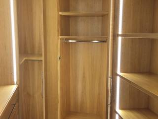 Cabine armadio su misura, Falegnameria su misura Falegnameria su misura BedroomWardrobes & closets Wood