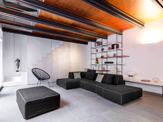 Casa Okume : Moderna abitazione a Torino, Paola Maré Interior Designer Paola Maré Interior Designer Salas de estar modernas Madeira Branco