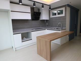 목동우림필유, interior 이유 interior 이유 Moderne eetkamers