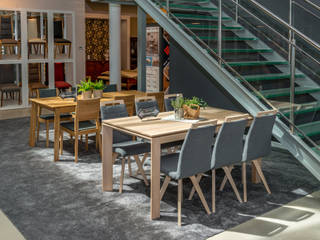 Showroom w Rumi - nowoczesne inspiracje dla domu, KMK Kolekcja Mebli Sp. z o.o. KMK Kolekcja Mebli Sp. z o.o. Modern dining room Wood Wood effect