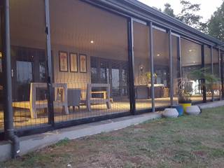 Clearview mesh screens, Ciber Steel Worx (PTY) LTD Ciber Steel Worx (PTY) LTD Modern balcony, veranda & terrace Metal