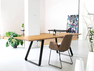 Brutus - in Asteiche, MBzwo MBzwo Modern Dining Room Solid Wood Multicolored