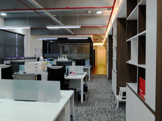 The office . The Creative space - Phase I, inDfinity Design (M) SDN BHD inDfinity Design (M) SDN BHD Moderne Autohäuser
