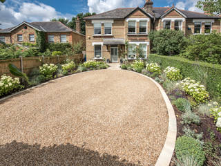 Shape and Colour for a Spacious Front Garden and Driveway, Kate Eyre Garden Design Kate Eyre Garden Design Modern style gardens