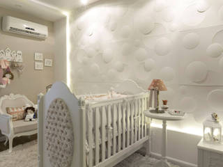 Quarto de Bebê , Juanna Gabriella Arquitetura e Interiores Juanna Gabriella Arquitetura e Interiores Baby room Ceramic Beige