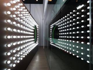 Vitrine – Loja de iluminação – Vitória/ES, Koletivo Arquitetura Koletivo Arquitetura Tường & sàn phong cách hiện đại