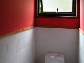 homify Minimalist style bathroom Ceramic Red
