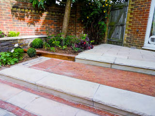 Small London Courtyard Garden, Ashley Thompson Garden Design Ashley Thompson Garden Design حديقة