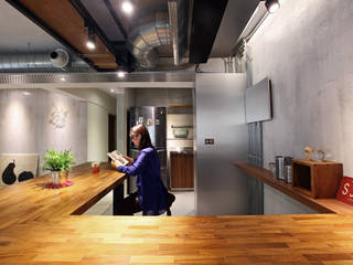 2014衛武營公寓好宅 - Apartment, 森畊空間設計 森畊空間設計 Industrial style dining room Solid Wood Multicolored