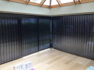 Vertical Blackout Blinds Ideas For your windows, Solar Blind Solar Blind 모던스타일 창문 & 문 합성 갈색