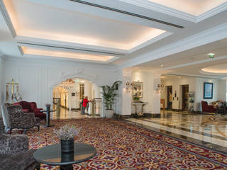 Hotel Intercontinental Porto, Palácio das Cardosas, Ferreira de Sá Ferreira de Sá Classic style corridor, hallway and stairs