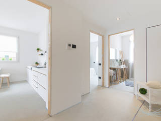 Appartamento in cantiere senza porte e pavimenti, Home Staging & Dintorni Home Staging & Dintorni Modern corridor, hallway & stairs