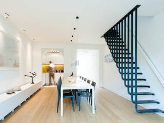 Woonhuis Prinsengracht, Bas Vogelpoel Architecten Bas Vogelpoel Architecten Modern dining room Iron/Steel White