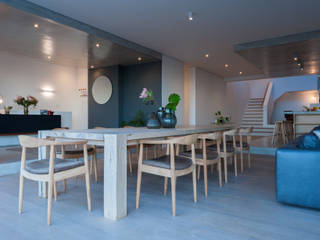 House Kai, JBA Architects JBA Architects Modern Dining Room Solid Wood Multicolored