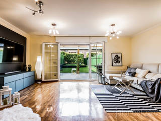 Salas de estar clássicas por jaione elizalde estilismo inmobiliario - home staging Clássico