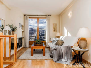 Salas de estar clássicas por jaione elizalde estilismo inmobiliario - home staging Clássico