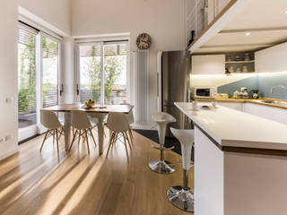 Un luminoso attico d'atmosfera, Annalisa Carli Annalisa Carli Kitchen Wood Multicolored