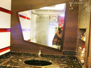 Sagar bajaj, SP INTERIORS SP INTERIORS Modern style bathrooms