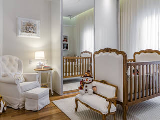 dormitório do BB, okha arquitetura e design okha arquitetura e design 嬰兒房 木頭 Wood effect