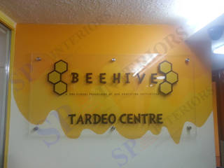 bee hive play school, SP INTERIORS SP INTERIORS Espacios comerciales