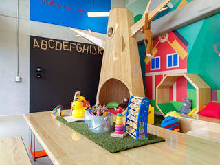 Zona Infantil, Maria Mentira Studio Maria Mentira Studio Minimalist living room Bricks Wood effect