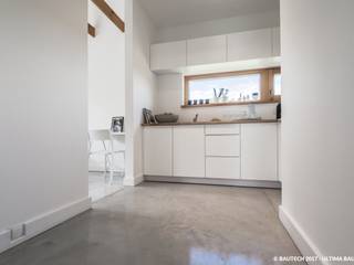 Simple House, Bautech Sp. Z O.O. Bautech Sp. Z O.O. Moderne Küchen Beton Weiß