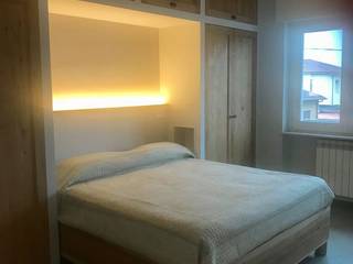 Arredo camera in legno naturale, Falegnameria Martinelli Sergio Falegnameria Martinelli Sergio Colonial style bedroom Wood Transparent