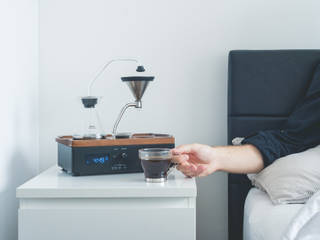 The Barisieur - Tea & Coffee Brewing alarm clock, Josh Renouf Josh Renouf インダストリアルデザインの キッチン 木 木目調