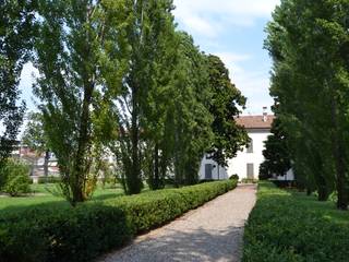 Restauro del giardino di Villa Litta Modignani, arch. Valerio Cozzi arch. Valerio Cozzi 庭院