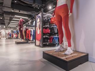 Salon marki ADIDAS , Bautech Sp. Z O.O. Bautech Sp. Z O.O. Commercial spaces Concrete Grey