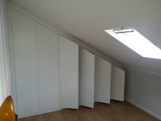 Remodelação de Moradia em Casal de Cambra Closets modernos por CF Arquitectura e Design Moderno