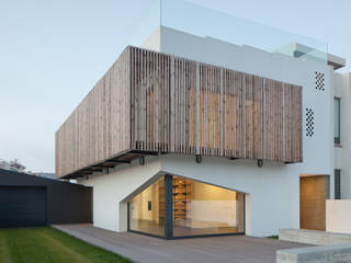 Casa em Miramar, e|348 arquitectura e|348 arquitectura Minimalistyczne domy