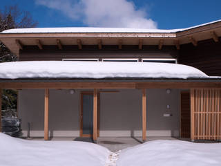 里山の家 SATOYAMA HOUSE TOYAMA，JAPAN, 水野建築研究所 水野建築研究所 Wooden houses لکڑی Wood effect