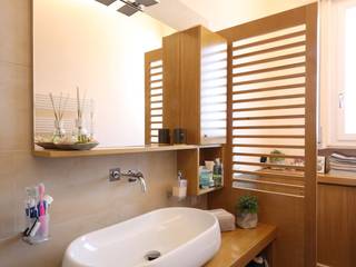 Bagno su misura, Daniele Arcomano Daniele Arcomano Modern bathroom Wood Wood effect