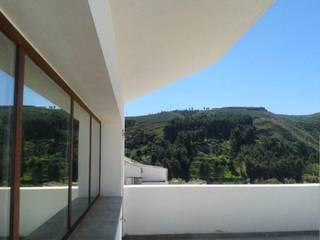 Vivienda unifamiliar en Antequera, Margarita Jiménez moreno Margarita Jiménez moreno Balcone, Veranda & Terrazza in stile classico