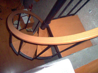 Escalera caracol MONTREAL, HELIKA Scale HELIKA Scale Stairs Wood Multicolored
