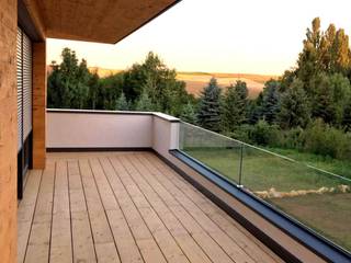Holzterrasse aus Fichte, GERBER Ingenieure GmbH GERBER Ingenieure GmbH Modern balcony, veranda & terrace