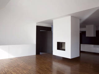MORADIA MOINHO DE VENTO . LEIRIA, T O H A ARQUITETOS T O H A ARQUITETOS Minimalist living room