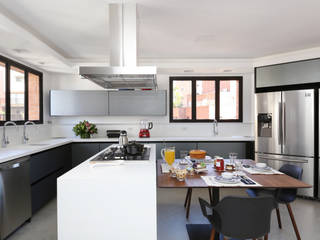 Apto Moema - Cozinha, Start Arquitetura Start Arquitetura Küchenzeile Grau