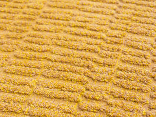 ​ZOOMING IN AND OUT-TUFTEN, Nina van Bart Nina van Bart Salas de estilo ecléctico Textil Ámbar/Dorado